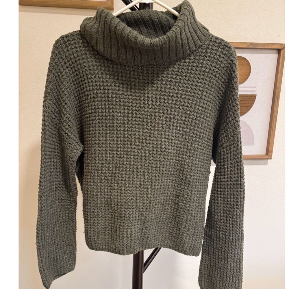 Olive Waffle Knit Turtleneck Sweater Size M
